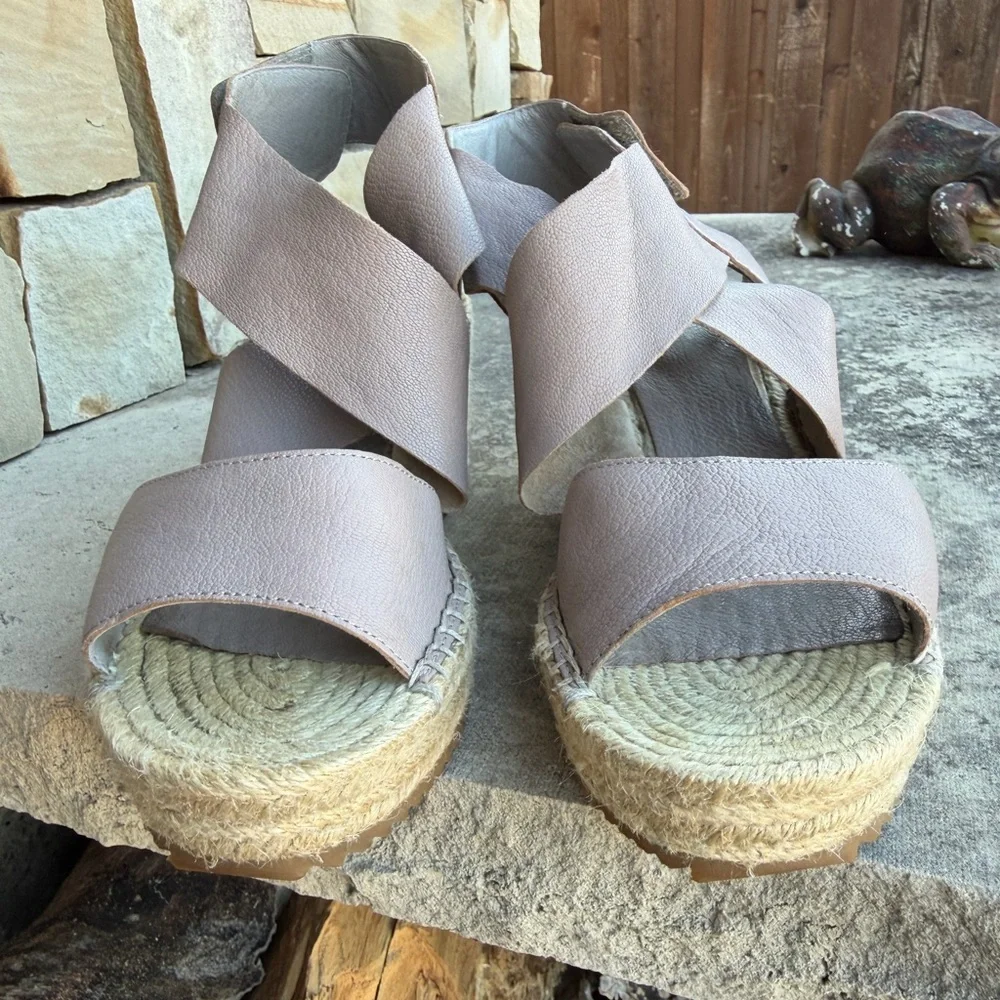 Eileen Fisher Tan Espadrille Wedge Sandals leather upper‎ & jute wrapped Sz-8. S